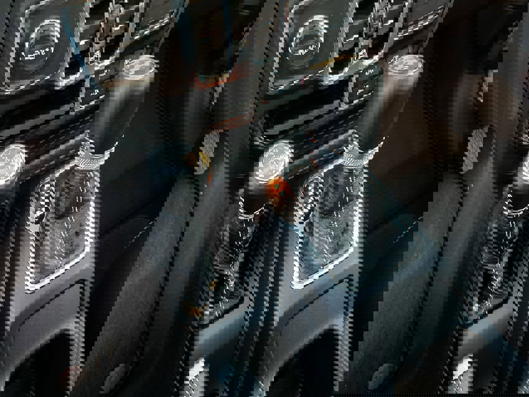 New 2023 Jeep Wrangler Sahara w/ Cold Weather Group image 20