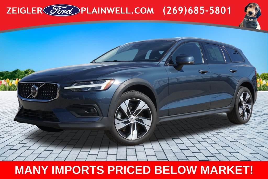 Used 2024 Volvo V60 B5 Cross Country Plus AWD/4WD image 1