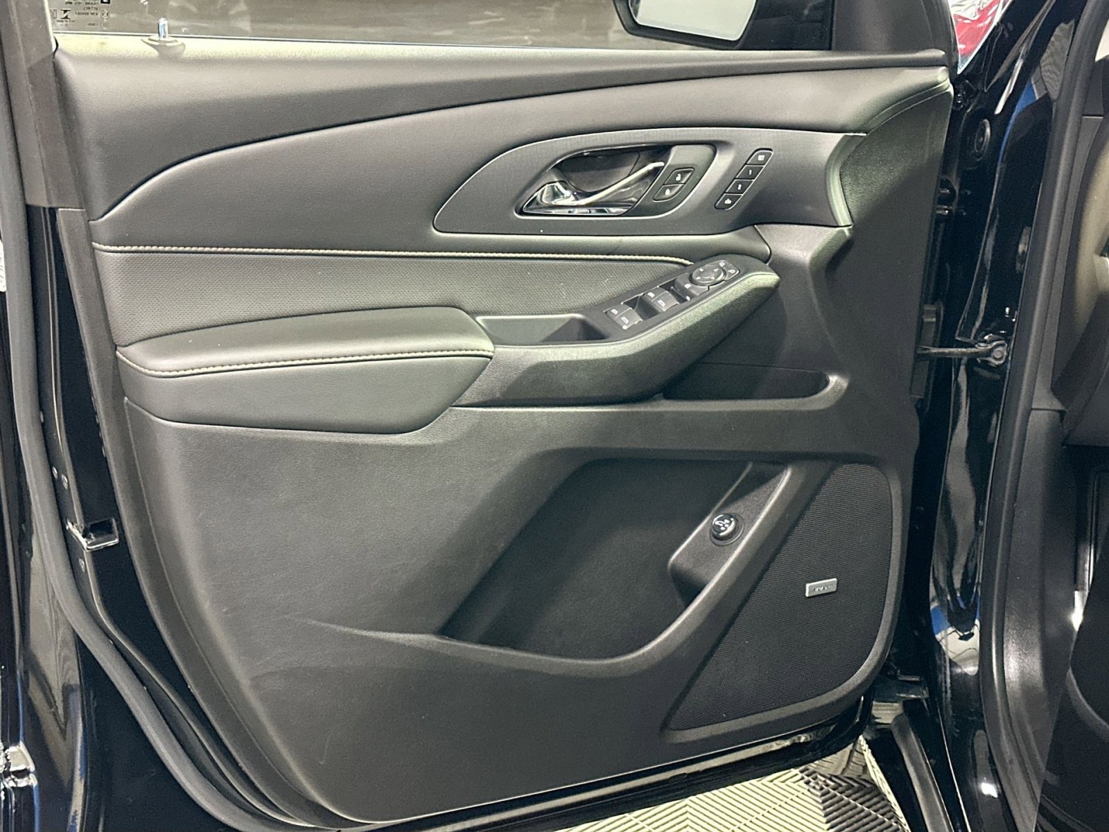 Used 2021 Chevrolet Traverse Premier w/ Redline Edition image 15