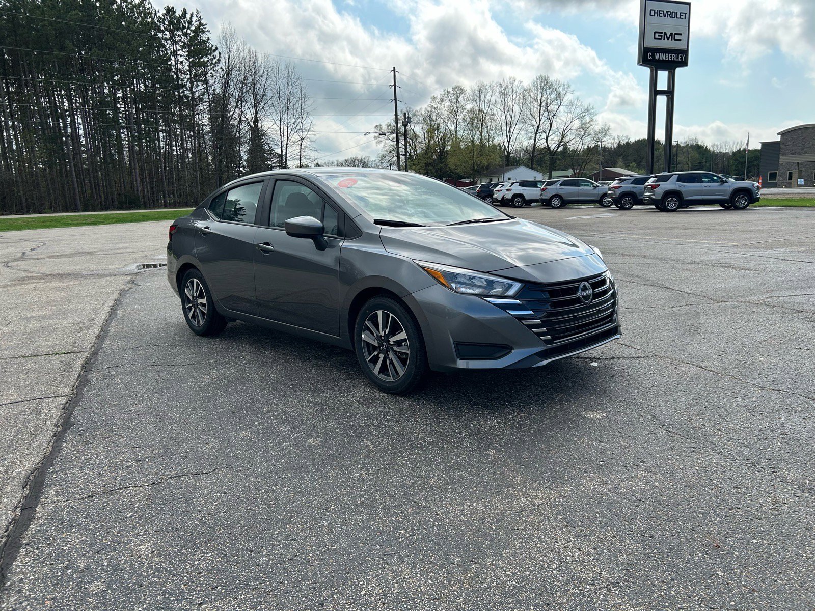 Used 2025 Nissan Versa SV FWD image 2