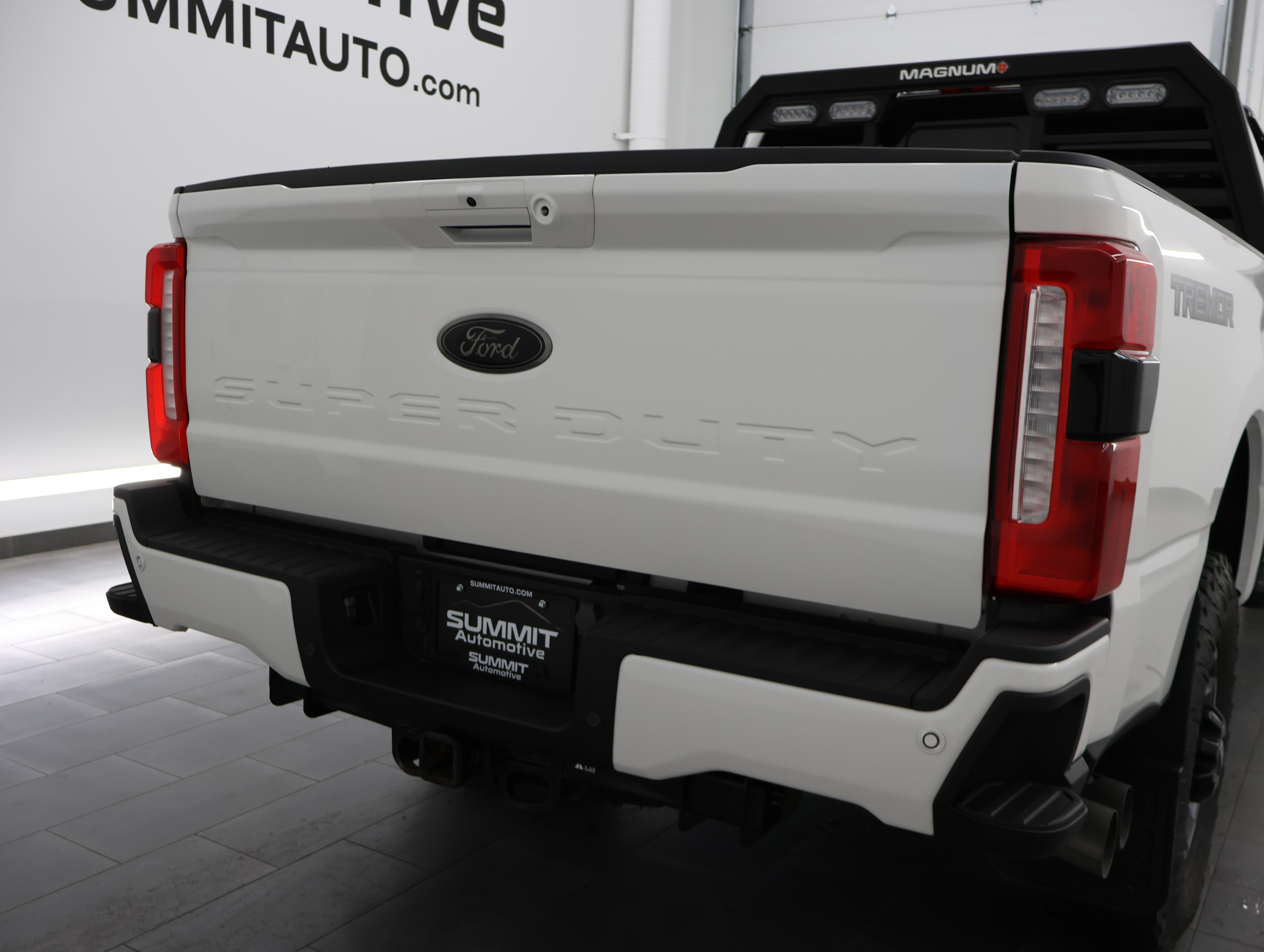Used 2024 Ford F350 Lariat w/ Lariat Ultimate Package AWD/4WD image 31