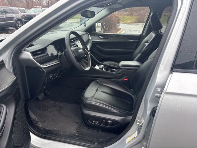 Used 2023 Jeep Grand Cherokee L Limited image 10