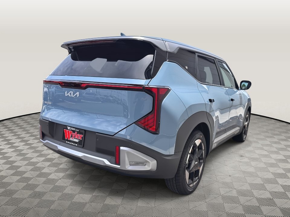 New 2027 Kia Seltos S FWD image 2