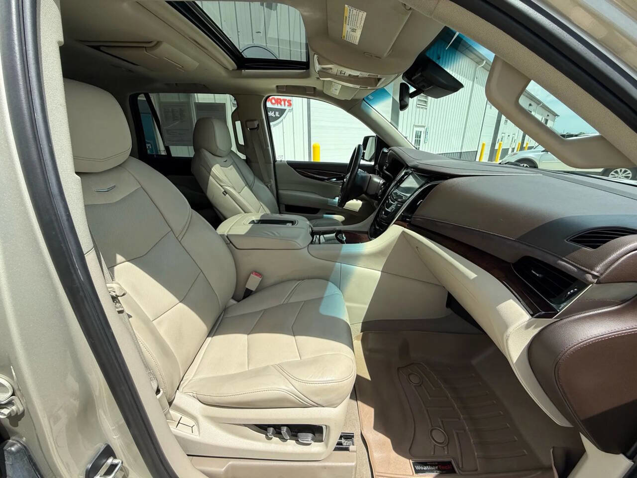 Used 2015 Cadillac Escalade Luxury AWD/4WD image 15