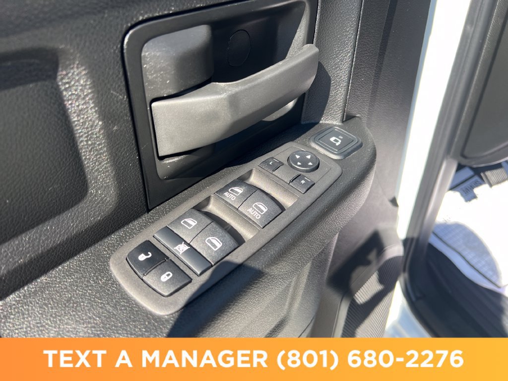 Used 2024 RAM 2500 Tradesman w/ Chrome Appearance Group AWD/4WD image 13