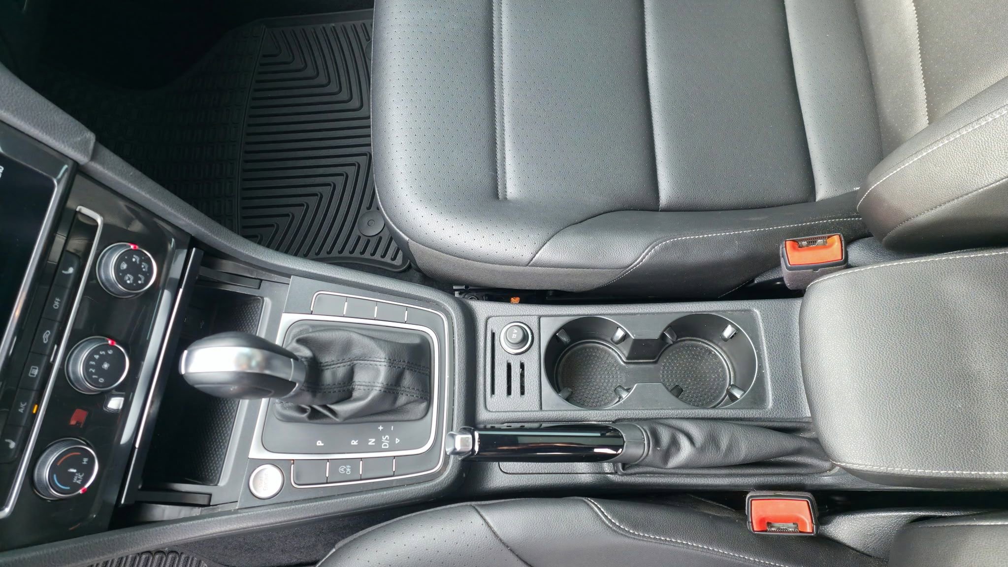 Used 2019 Volkswagen Golf SE image 12