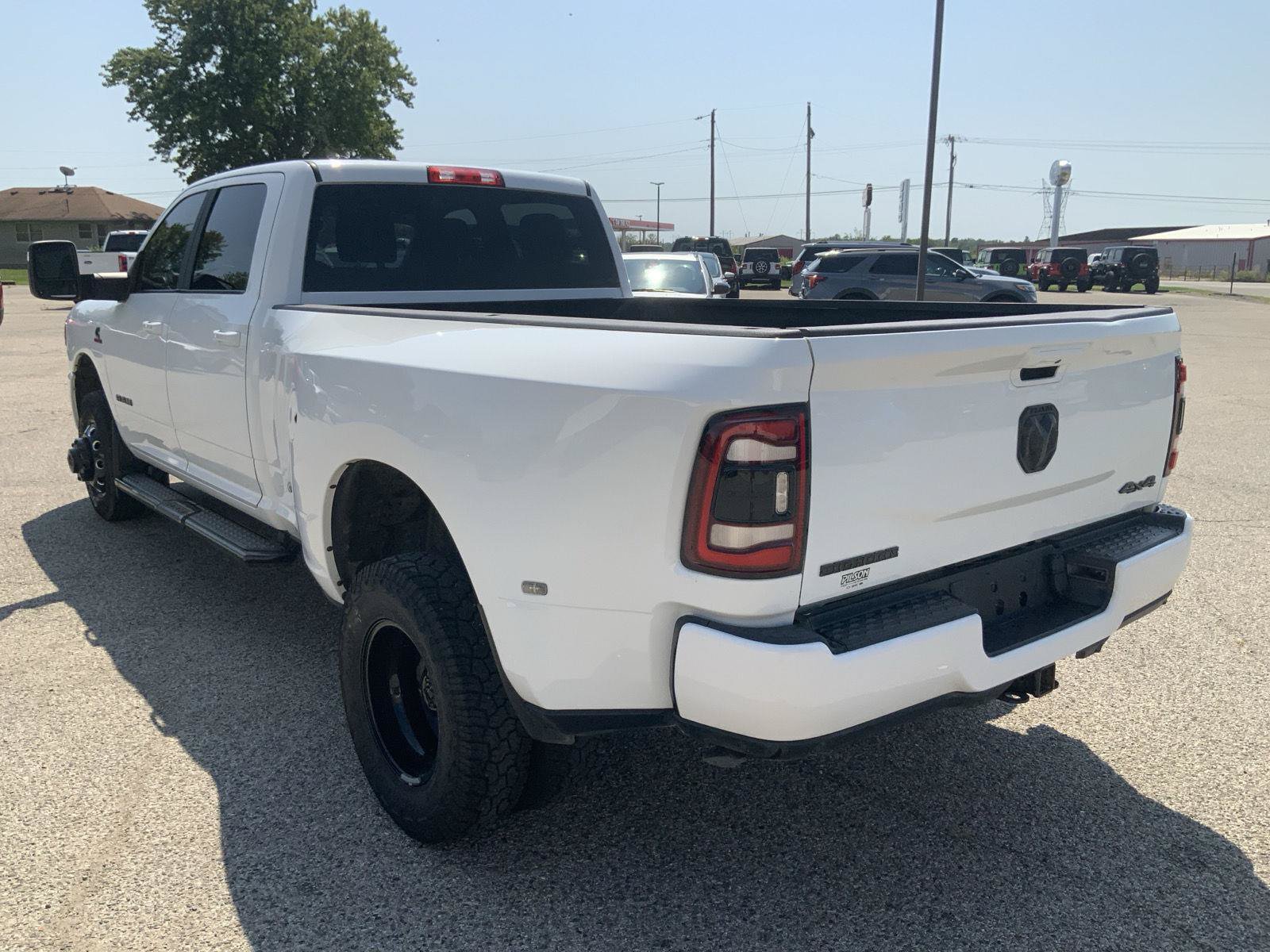 Used 2024 RAM 3500 Big Horn w/ Night Edition AWD/4WD image 9