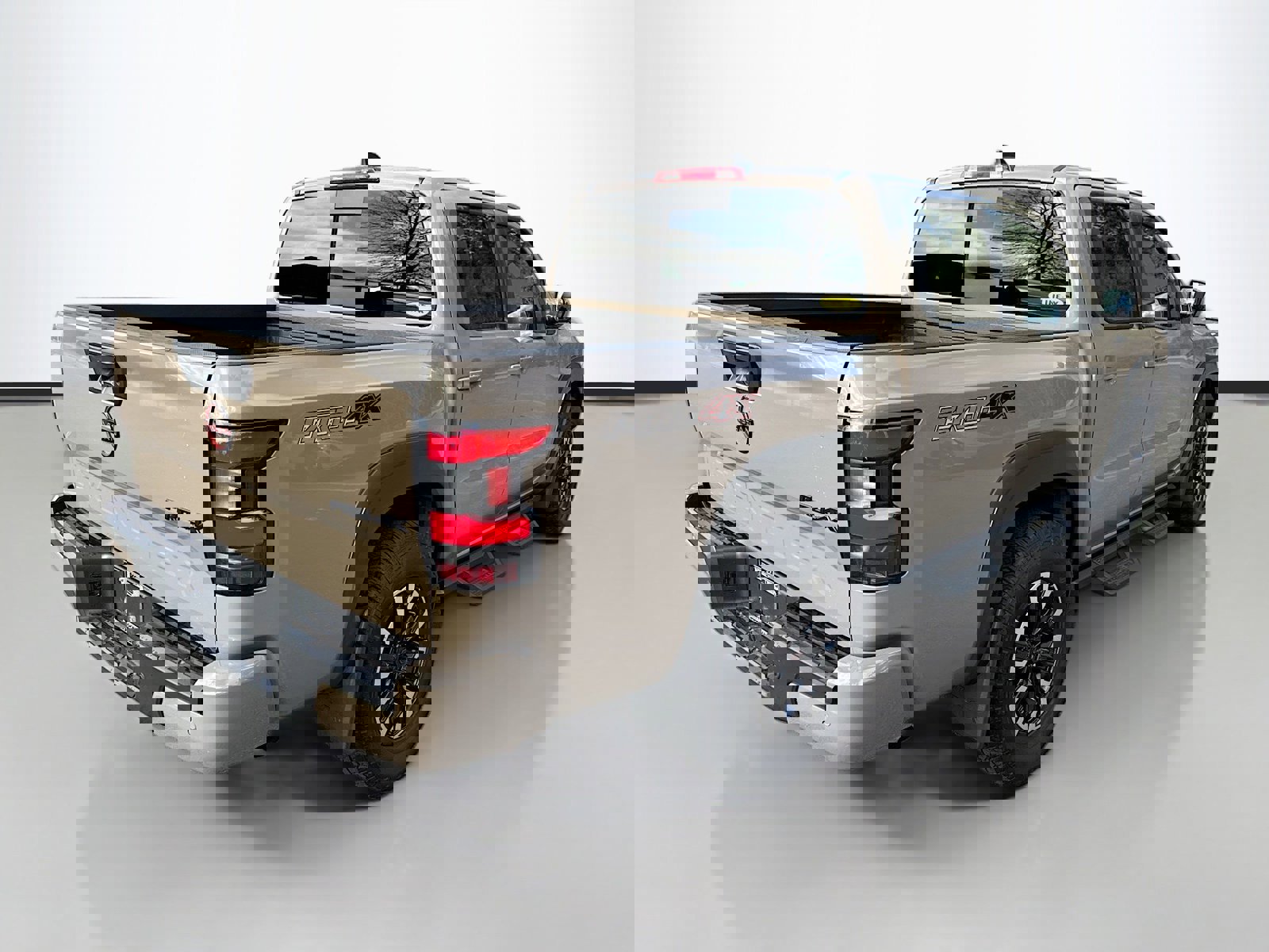 Used 2024 Nissan Frontier PRO-4X w/ Technology Package image 7