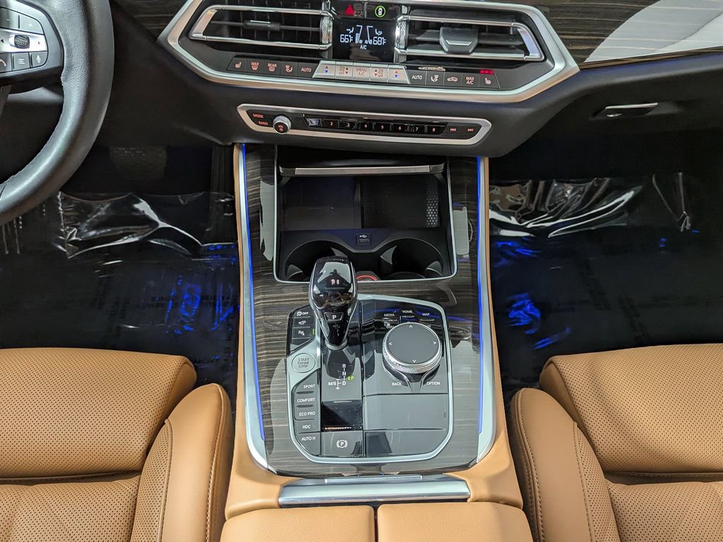 Certified 2023 BMW X5 xDrive40i w/ Parking Assistance Package AWD/4WD image 39