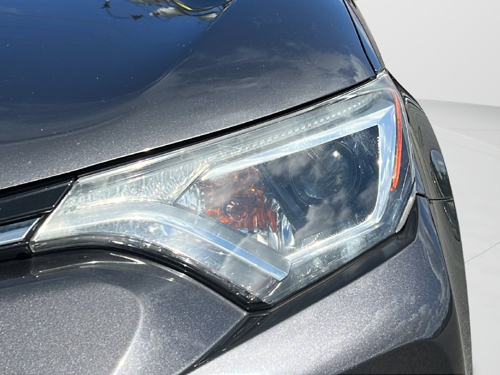 Used 2018 Toyota RAV4 XLE FWD image 27
