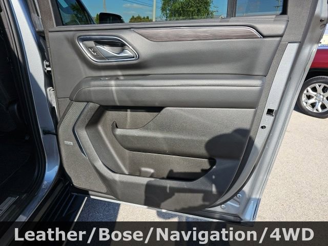 Used 2023 Chevrolet Suburban LT image 40