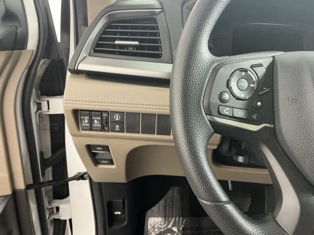 Certified 2024 Honda Odyssey EX image 18