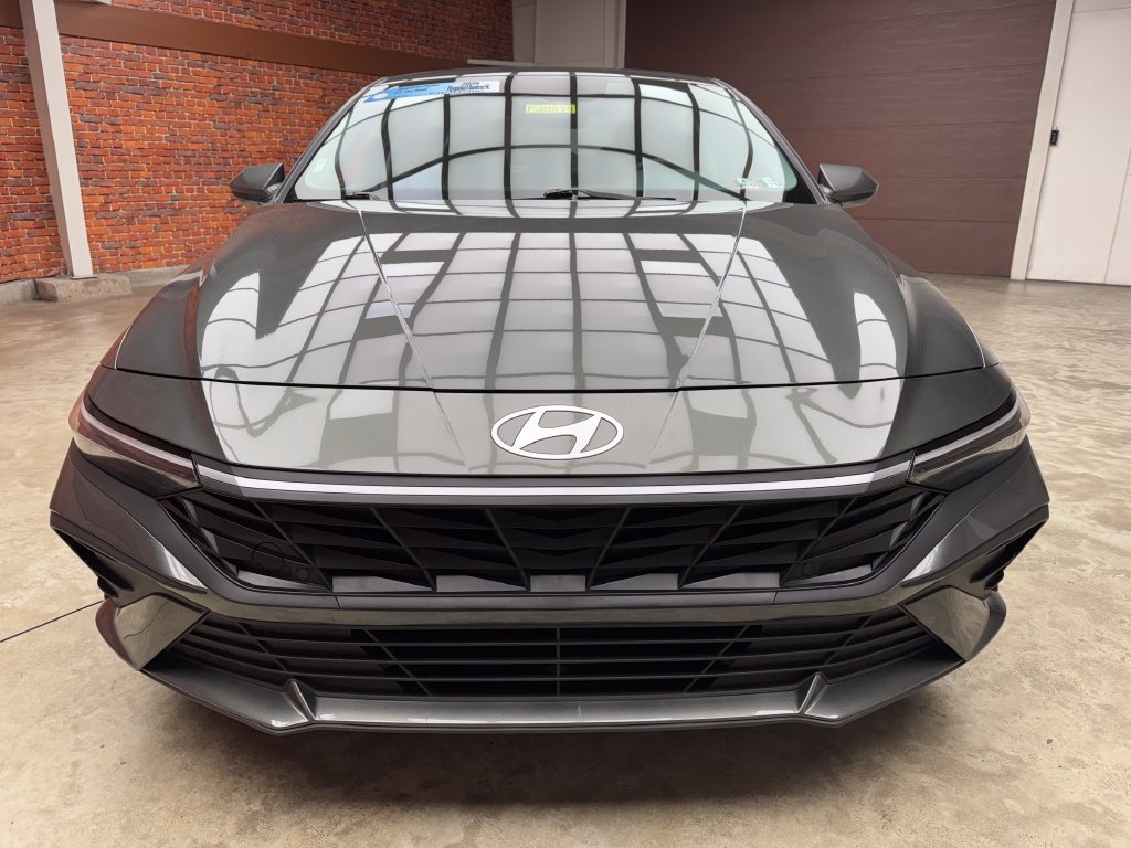 Used 2026 Hyundai Elantra SE FWD image 8