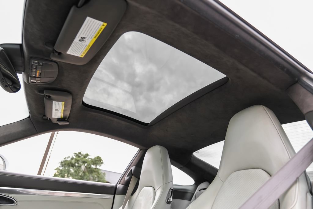 Used 2014 Porsche 911 Turbo AWD/4WD image 17