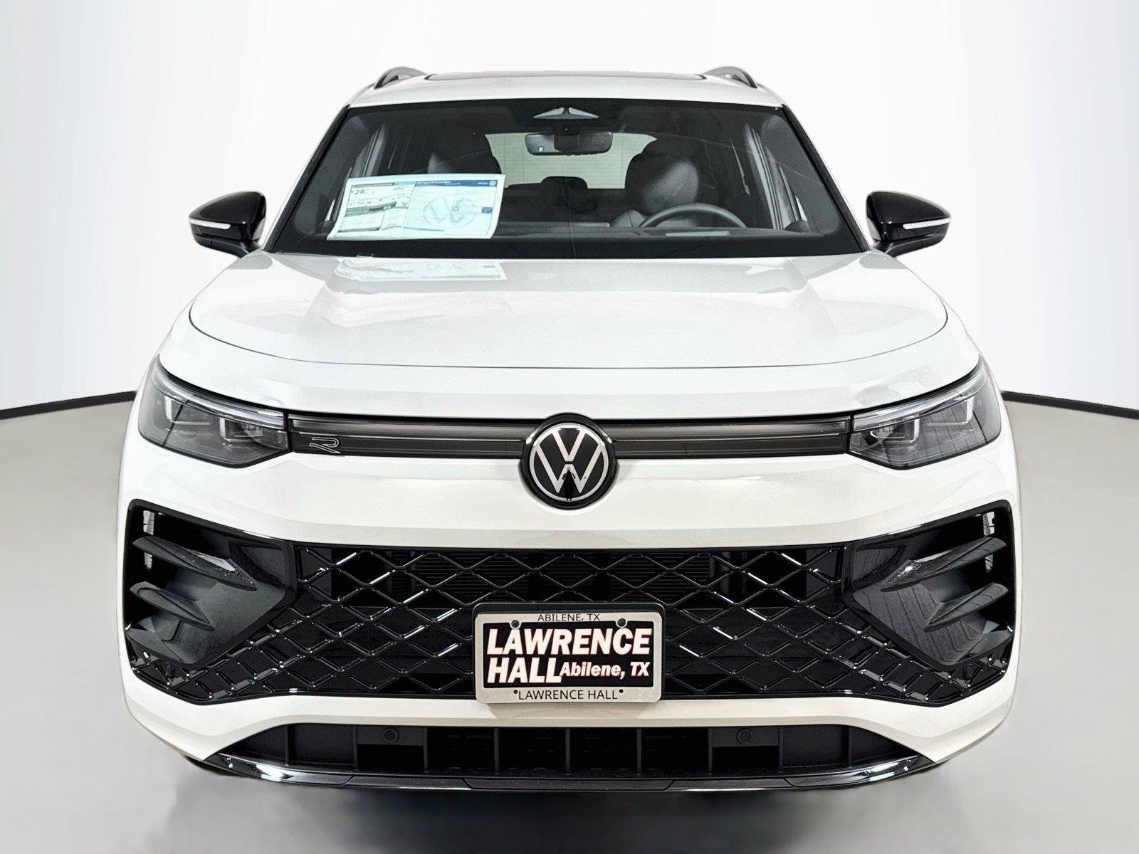 New 2026 Volkswagen Tiguan SE R-Line FWD image 2