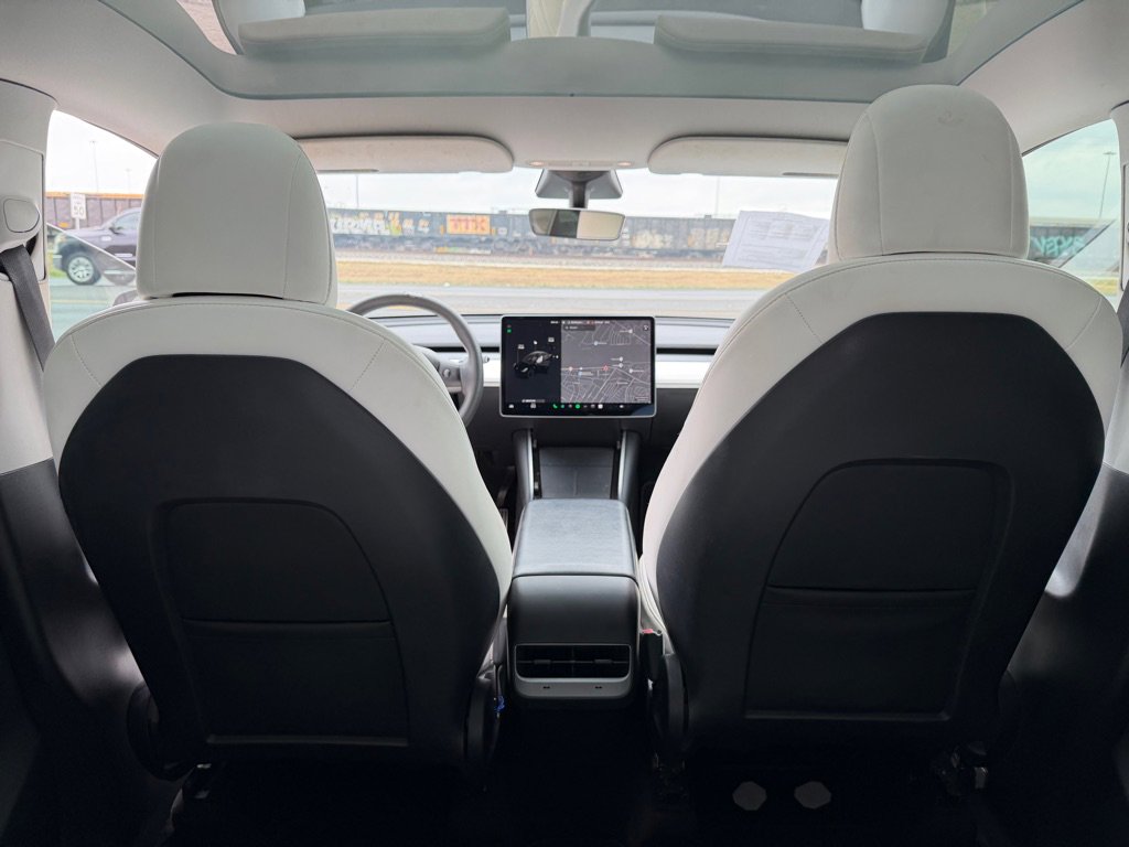 Used 2021 Tesla Model Y Long Range image 23