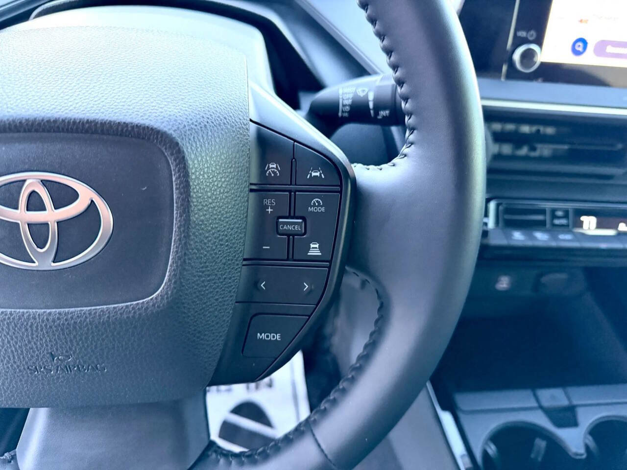 Used 2024 Toyota Prius LE image 20