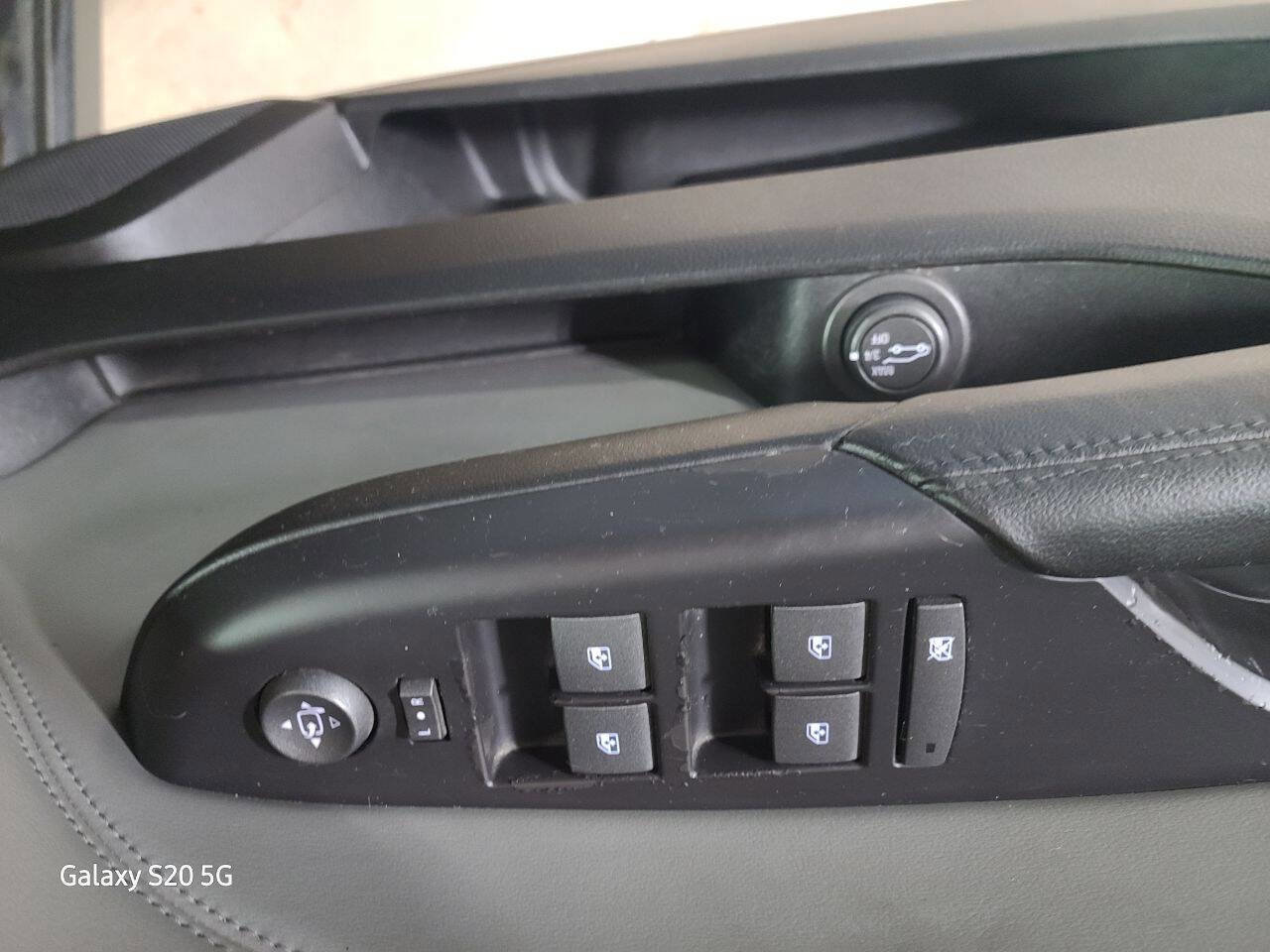 Used 2010 Cadillac SRX Premium image 23