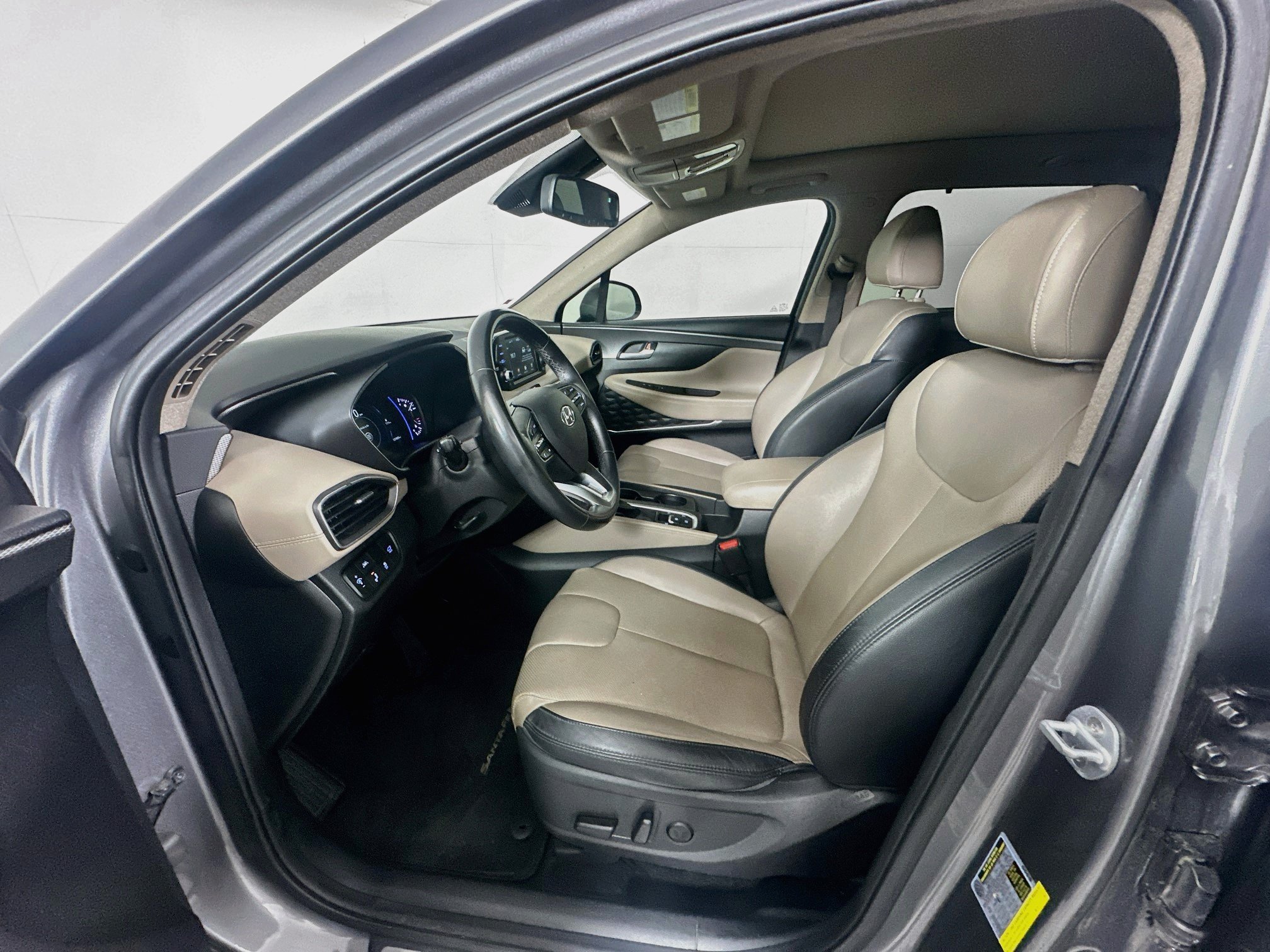 Used 2019 Hyundai Santa Fe Limited w/ Cargo Package FWD image 13