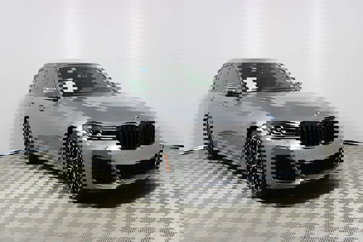 Used 2023 BMW 530e 530e w/ M Sport Package image 38