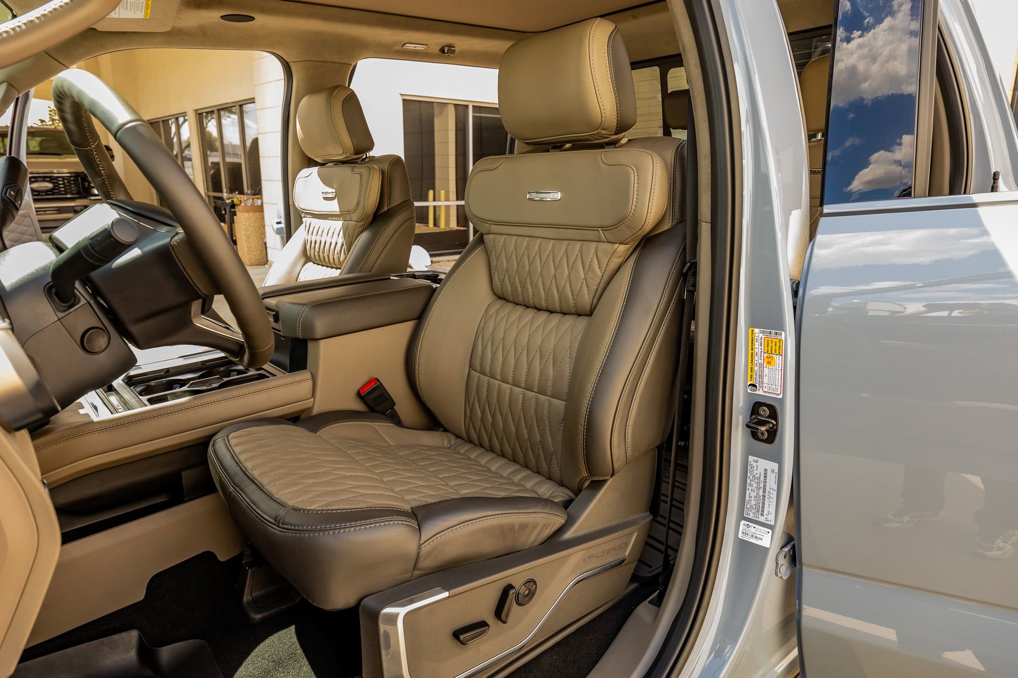 Used 2026 Ford F450 Platinum w/ Platinum Plus Package image 30