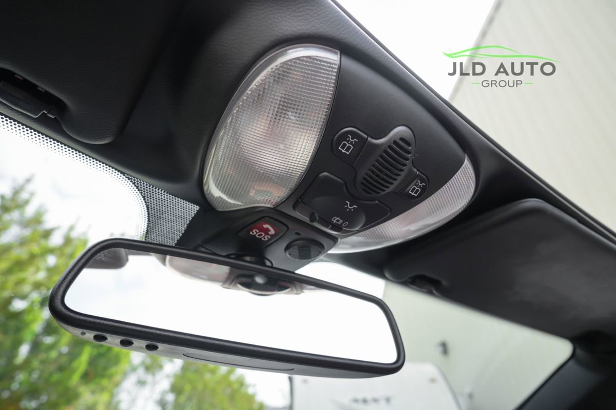 Used 2012 Mercedes-Benz SL 550 image 33