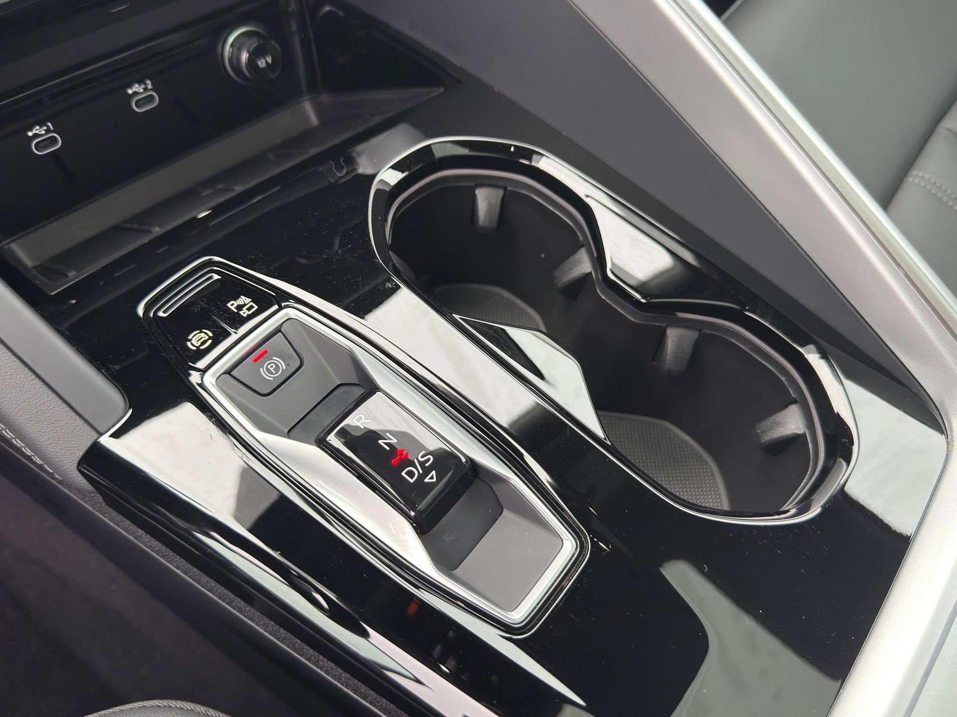 Used 2025 Audi Q5 Premium Plus w/ Premium Plus image 16