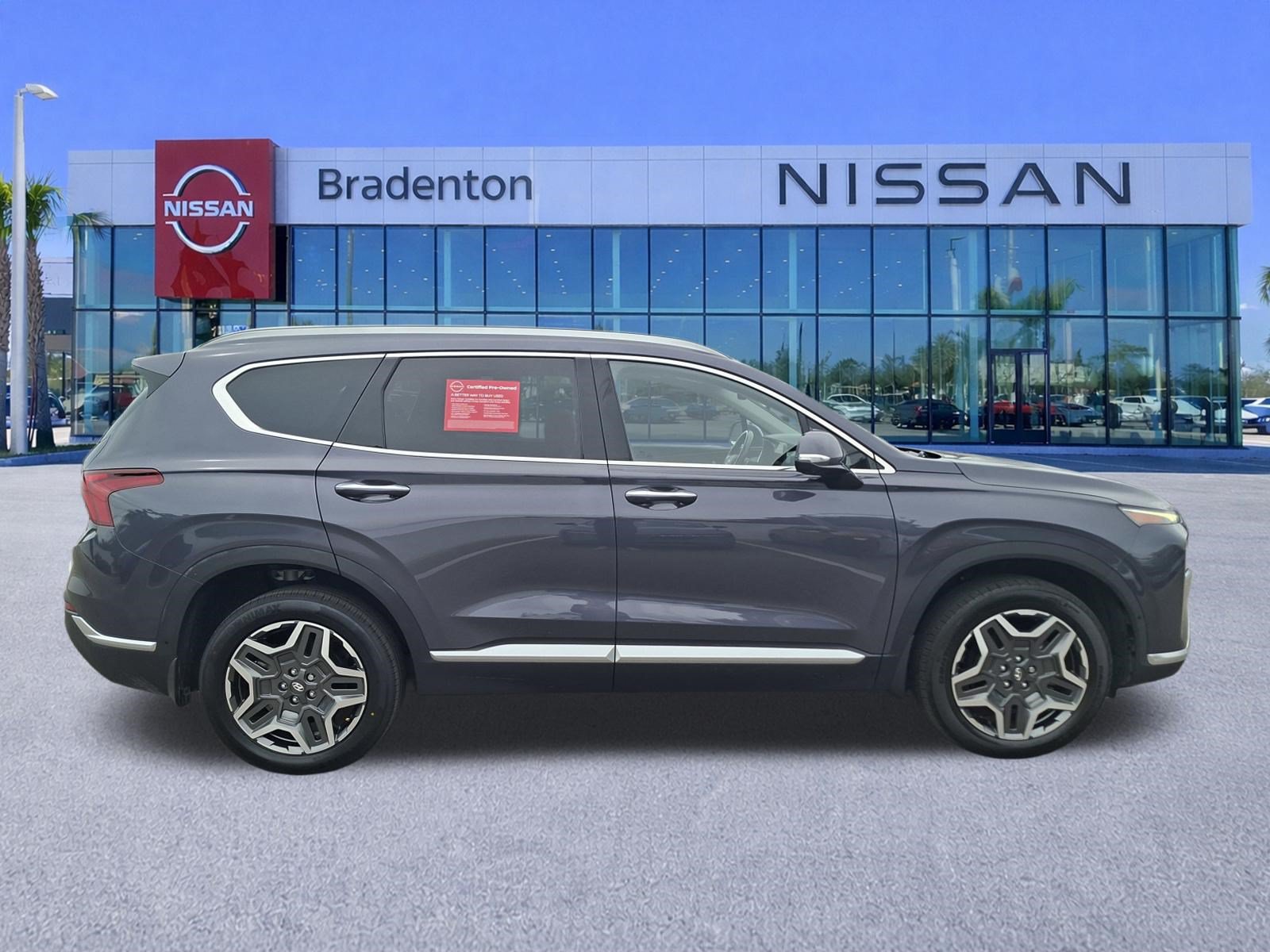 Used 2021 Hyundai Santa Fe Limited AWD/4WD image 4