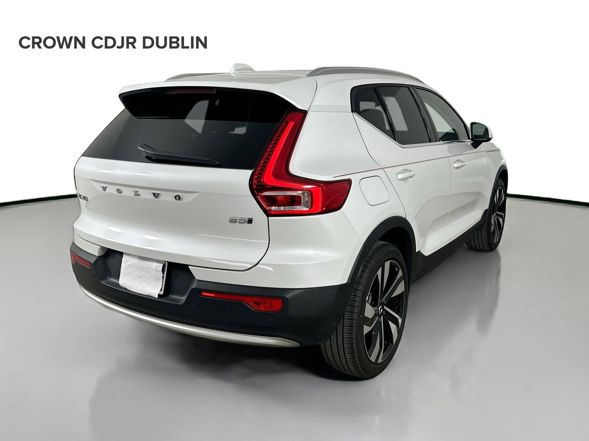 Used 2023 Volvo XC40 B5 Plus w/ Climate Package AWD/4WD image 6
