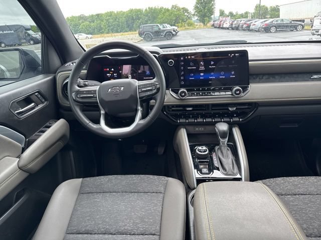 Used 2024 Chevrolet Colorado ZR2 w/ Technology Package AWD/4WD image 24