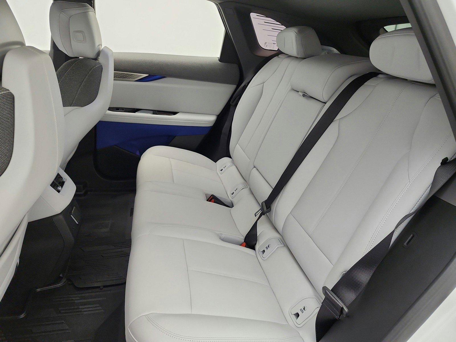 Used 2025 Cadillac Optiq Sport 1 w/ LPO, Floor Liner Package AWD/4WD image 13