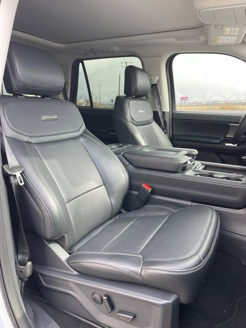 Used 2025 Ford Expedition Platinum w/ Driver's Package image 17