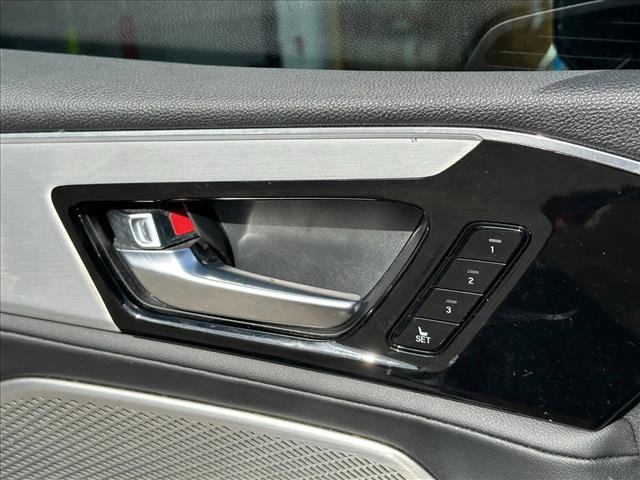 Used 2023 Acura MDX FWD image 16