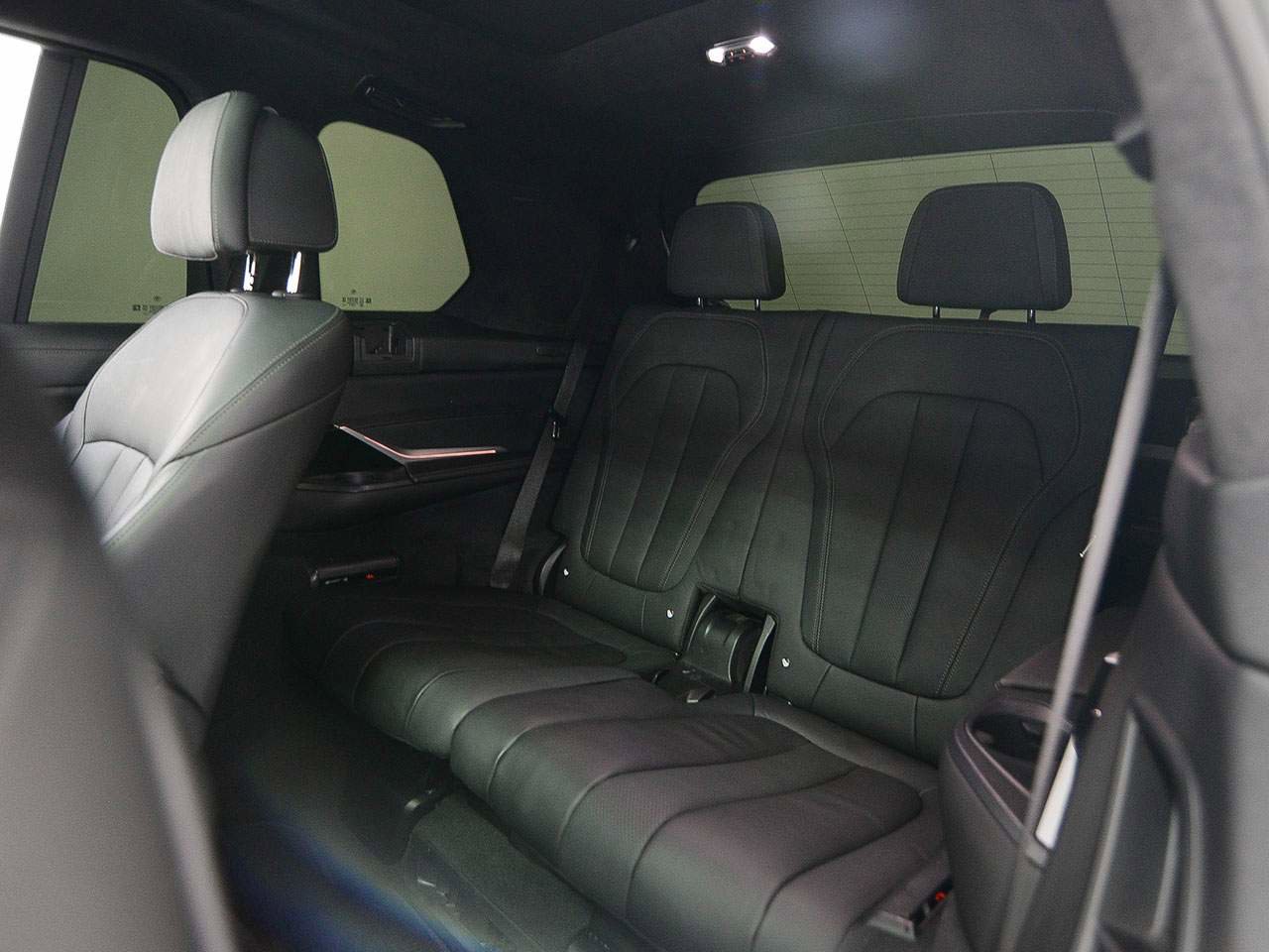 Used 2022 BMW X7 M50i image 13