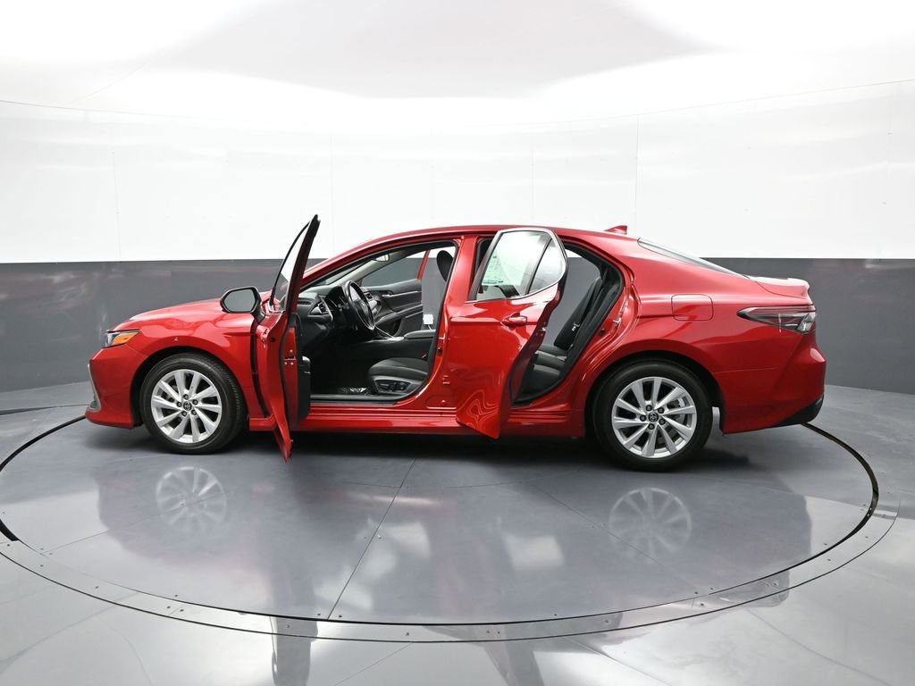 Certified 2023 Toyota Camry LE image 39