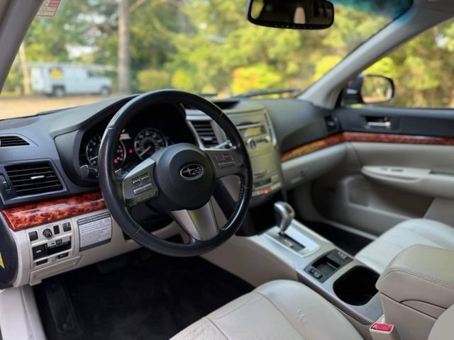 Used 2011 Subaru Outback 2.5i Limited AWD/4WD image 11