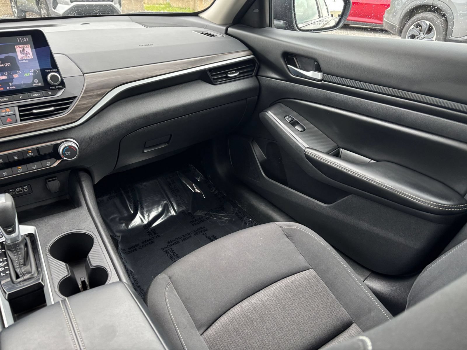 Used 2025 Nissan Altima 2.5 SV FWD image 35