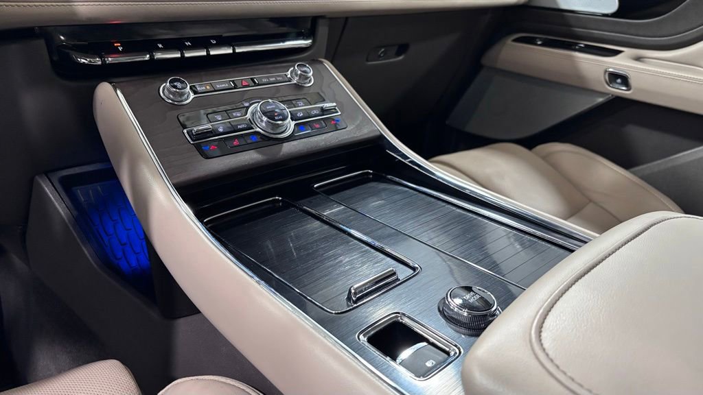 Used 2023 Lincoln Aviator Reserve w/ Equipment Group 201A AWD/4WD image 15