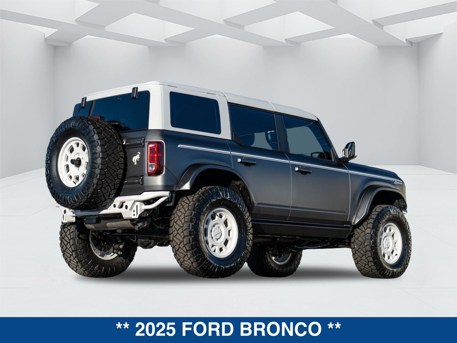 Used 2025 Ford Bronco Heritage Edition AWD/4WD image 4