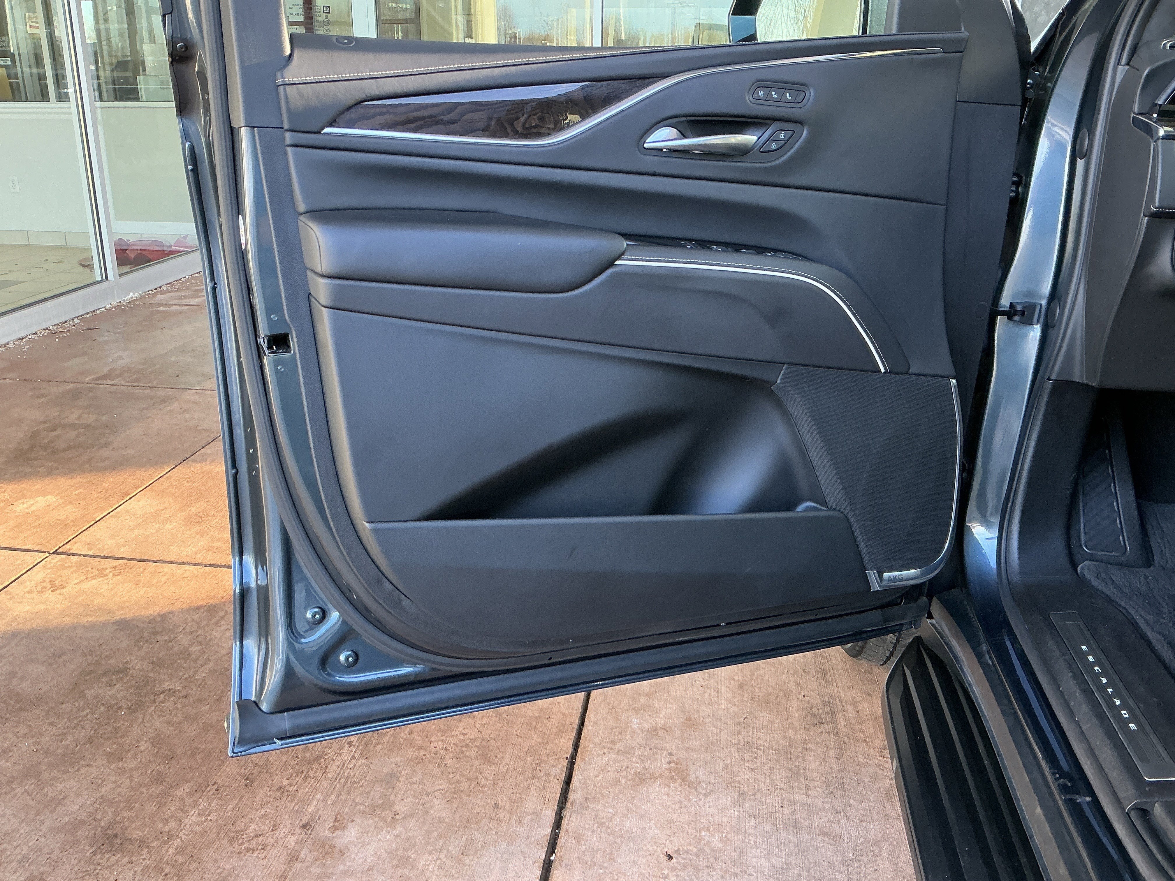 Used 2021 Cadillac Escalade ESV Sport Platinum w/ Heavy-Duty Trailer Package image 14