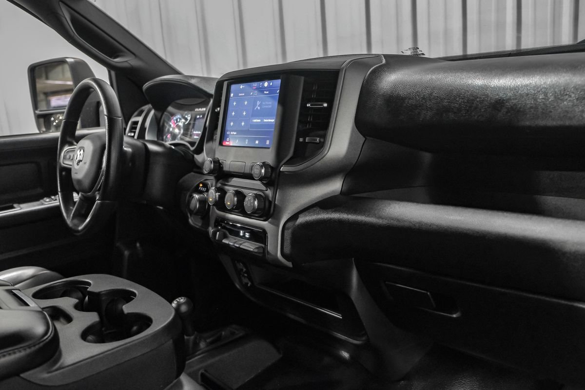 Used 2024 RAM 3500 Tradesman w/ Chrome Appearance Group AWD/4WD image 12