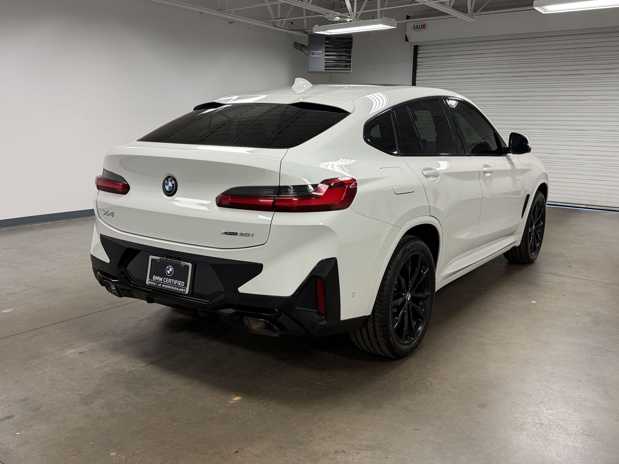 Certified 2025 BMW X4 xDrive30i w/ Premium Package AWD/4WD image 9
