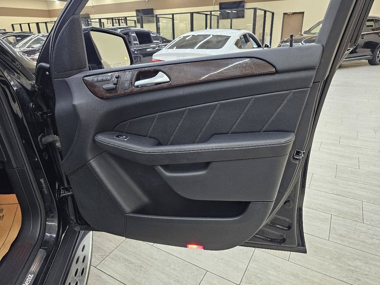 Used 2015 Mercedes-Benz GL 450 4MATIC image 40