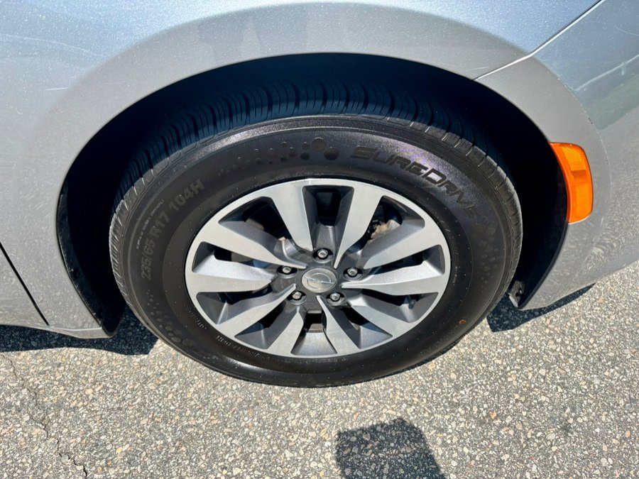 Used 2020 Chrysler Pacifica Touring-L Plus FWD image 34