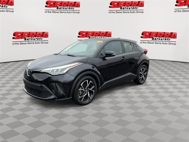 Used 2022 Toyota C-HR XLE image 4