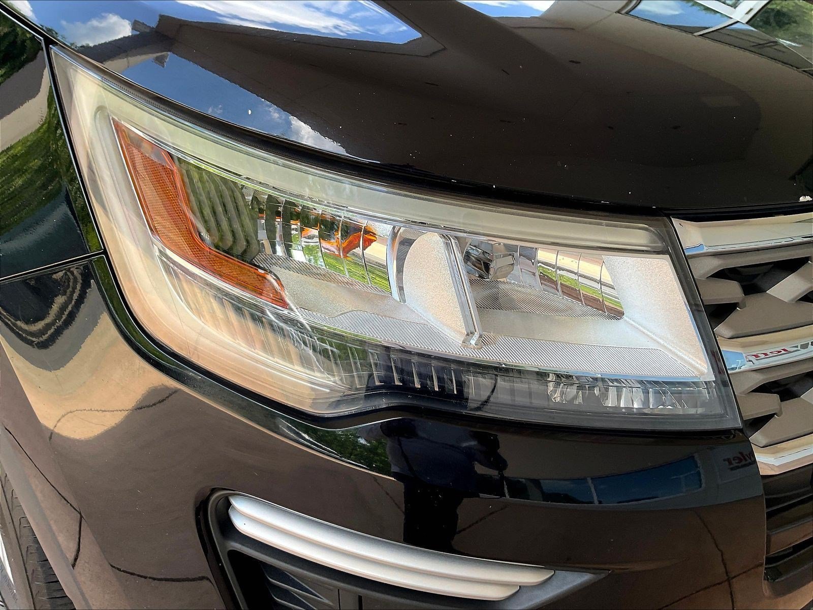 Used 2018 Ford Explorer XLT AWD/4WD image 31