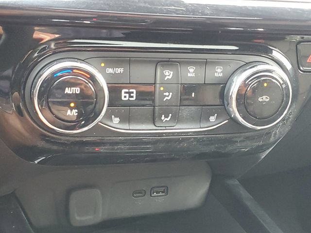 Used 2025 Chevrolet Trax RS w/ Sunroof Package FWD image 26