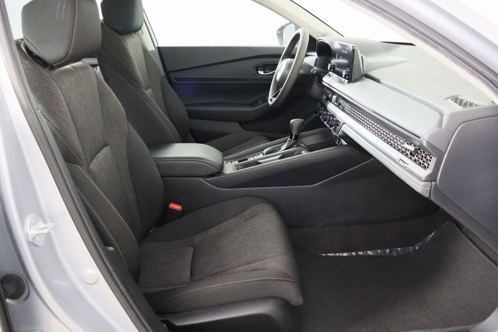 Used 2025 Honda Accord SE image 18