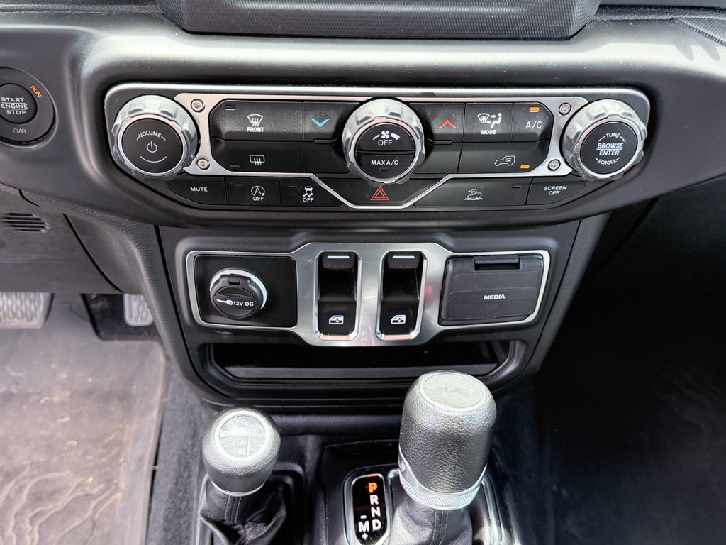 Used 2023 Jeep Wrangler Sport AWD/4WD image 18