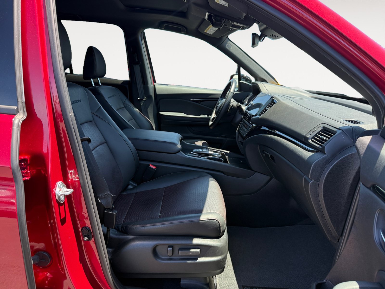 Certified 2025 Honda Ridgeline Black Edition image 19